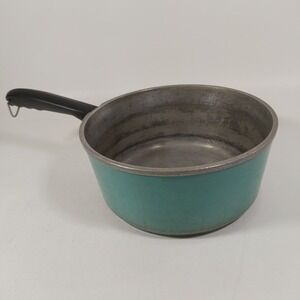 Vintage Club Cast Aluminum Turquoise 3 Quart Pot 1960s - Aqua / Teal Blue
